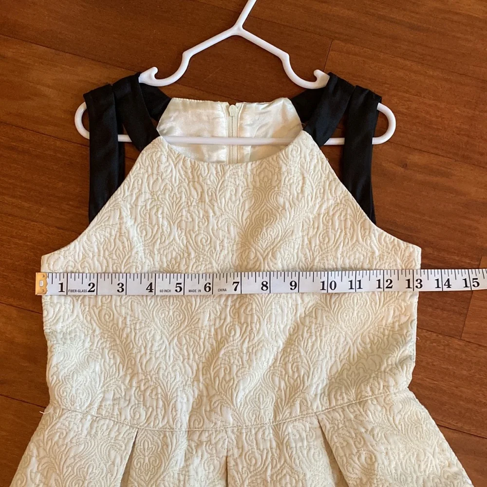 Children’s Place EUC Cream & Metallic beautiful Gold Dress w/Black Straps / Sz 8
